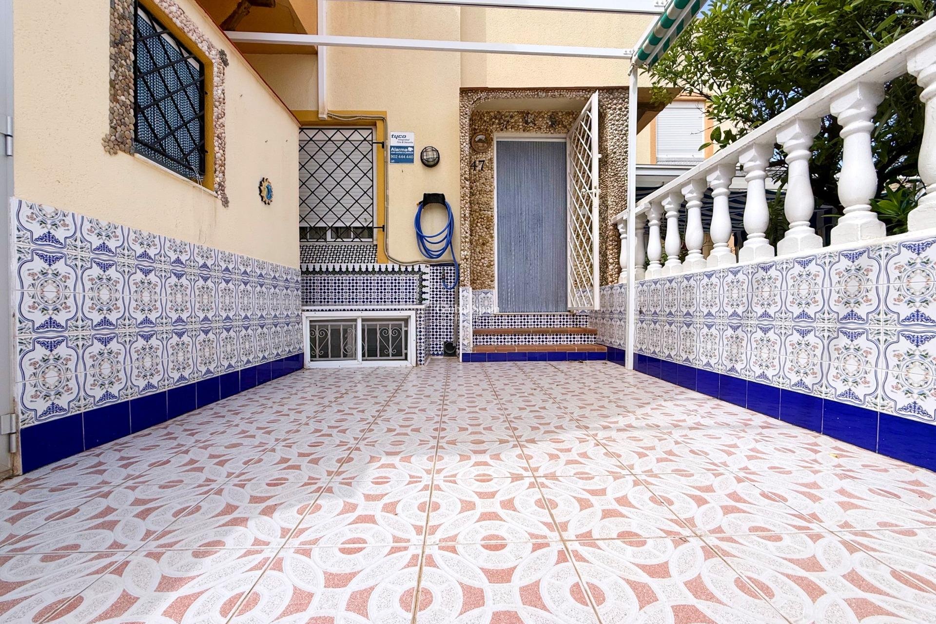 Wederverkoop - APPARTEMENT -
TORREVIEJA - Torreblanca