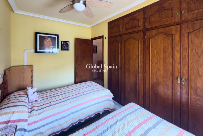 Wederverkoop - APPARTEMENT -
TORREVIEJA - Torreblanca