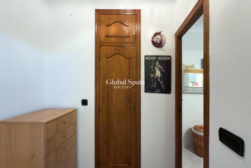 Wederverkoop - APPARTEMENT -
TORREVIEJA - Torreblanca