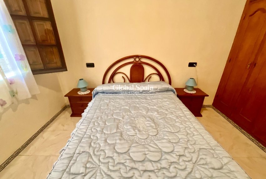 Wederverkoop - APPARTEMENT -
TORREVIEJA - Torreblanca