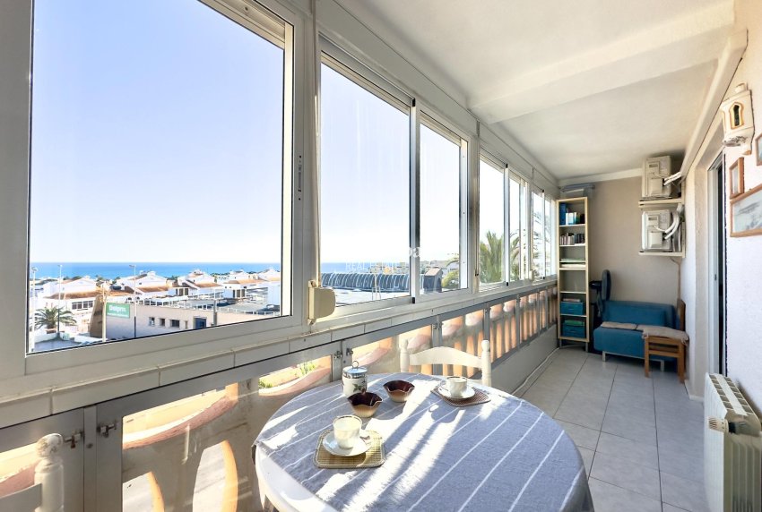 Wederverkoop - APPARTEMENT -
TORREVIEJA - Torreblanca