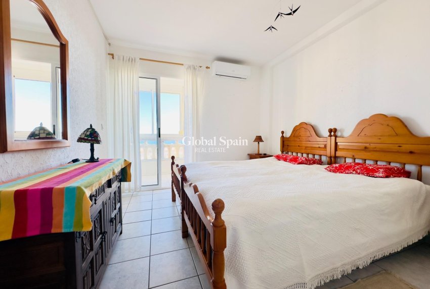 Wederverkoop - APPARTEMENT -
TORREVIEJA - Torreblanca