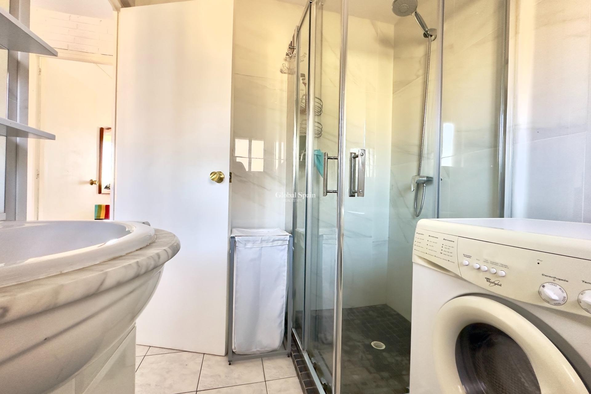 Wederverkoop - APPARTEMENT -
TORREVIEJA - Torreblanca