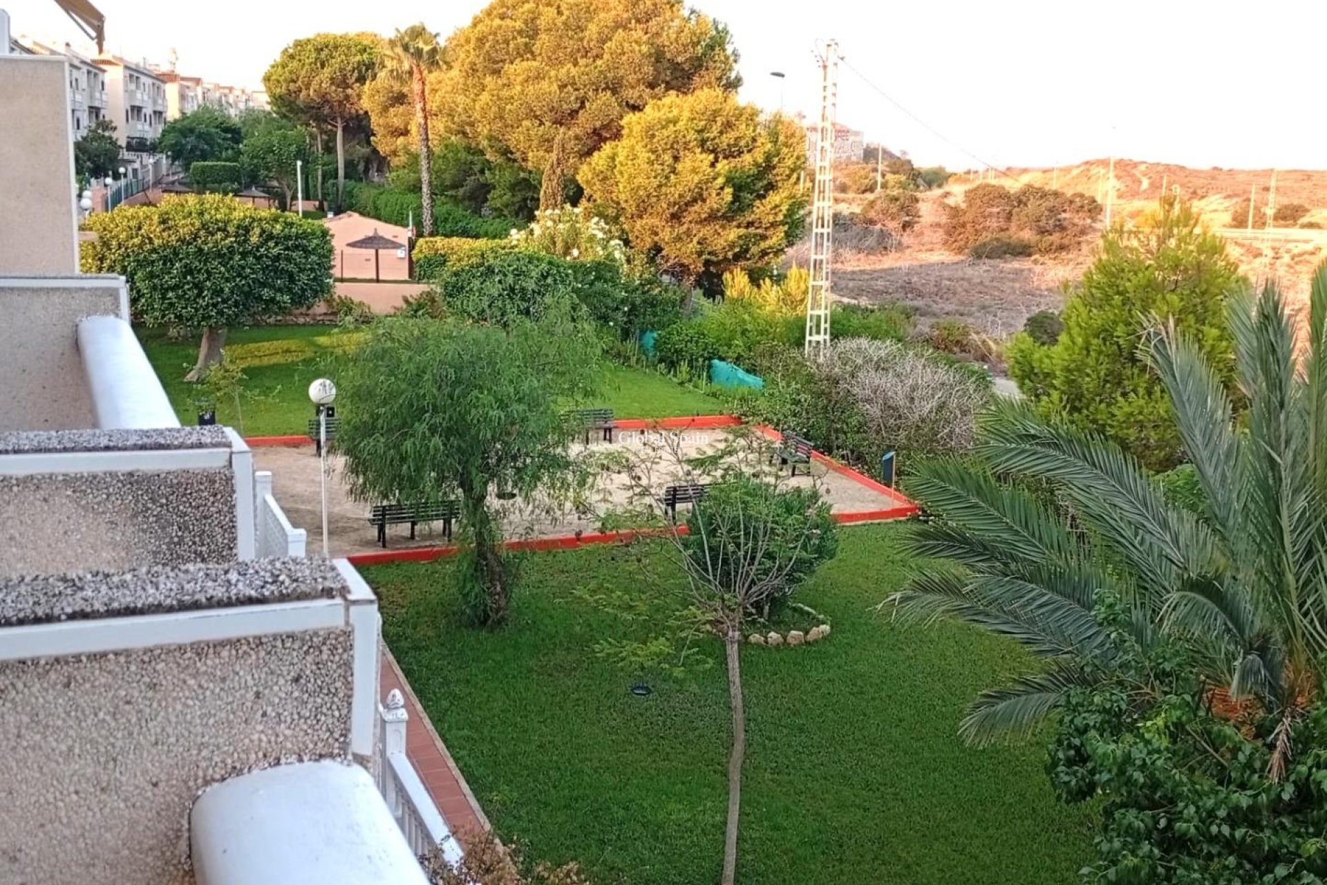 Wederverkoop - APPARTEMENT -
TORREVIEJA - Torreblanca