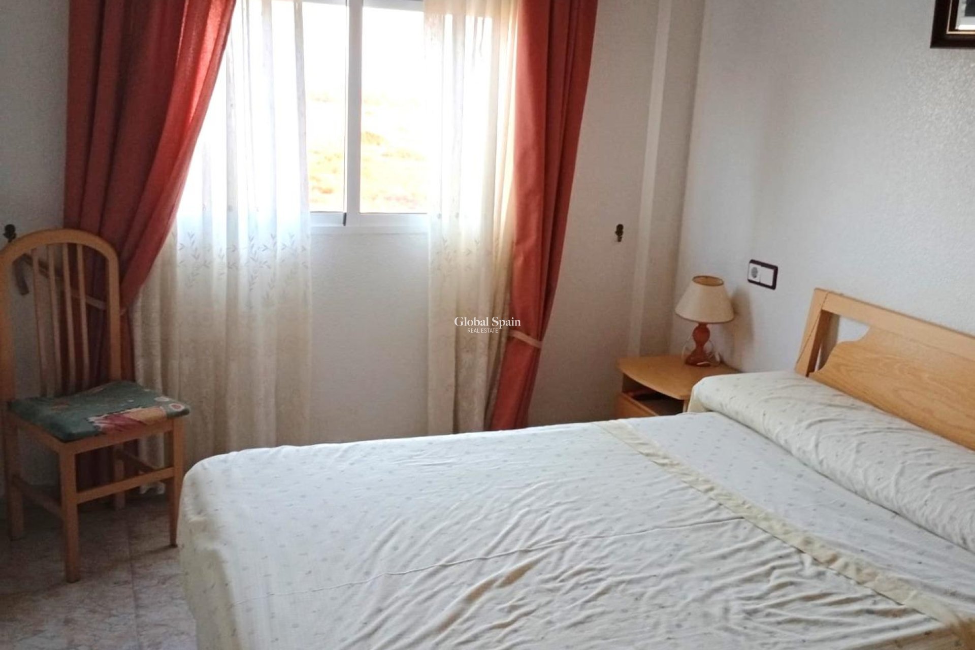 Wederverkoop - APPARTEMENT -
TORREVIEJA - Torreblanca