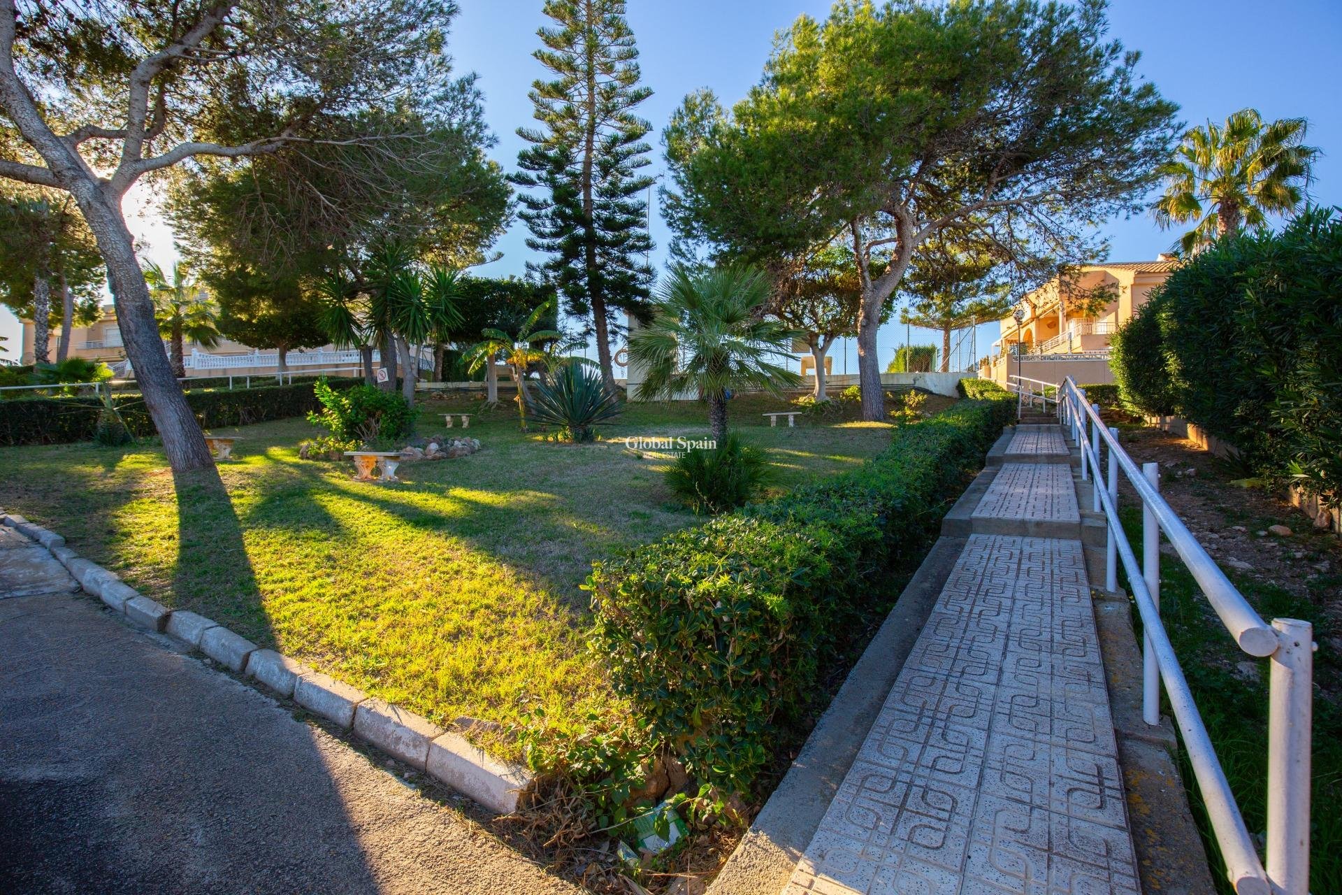 Wederverkoop - APPARTEMENT -
TORREVIEJA - Torreblanca