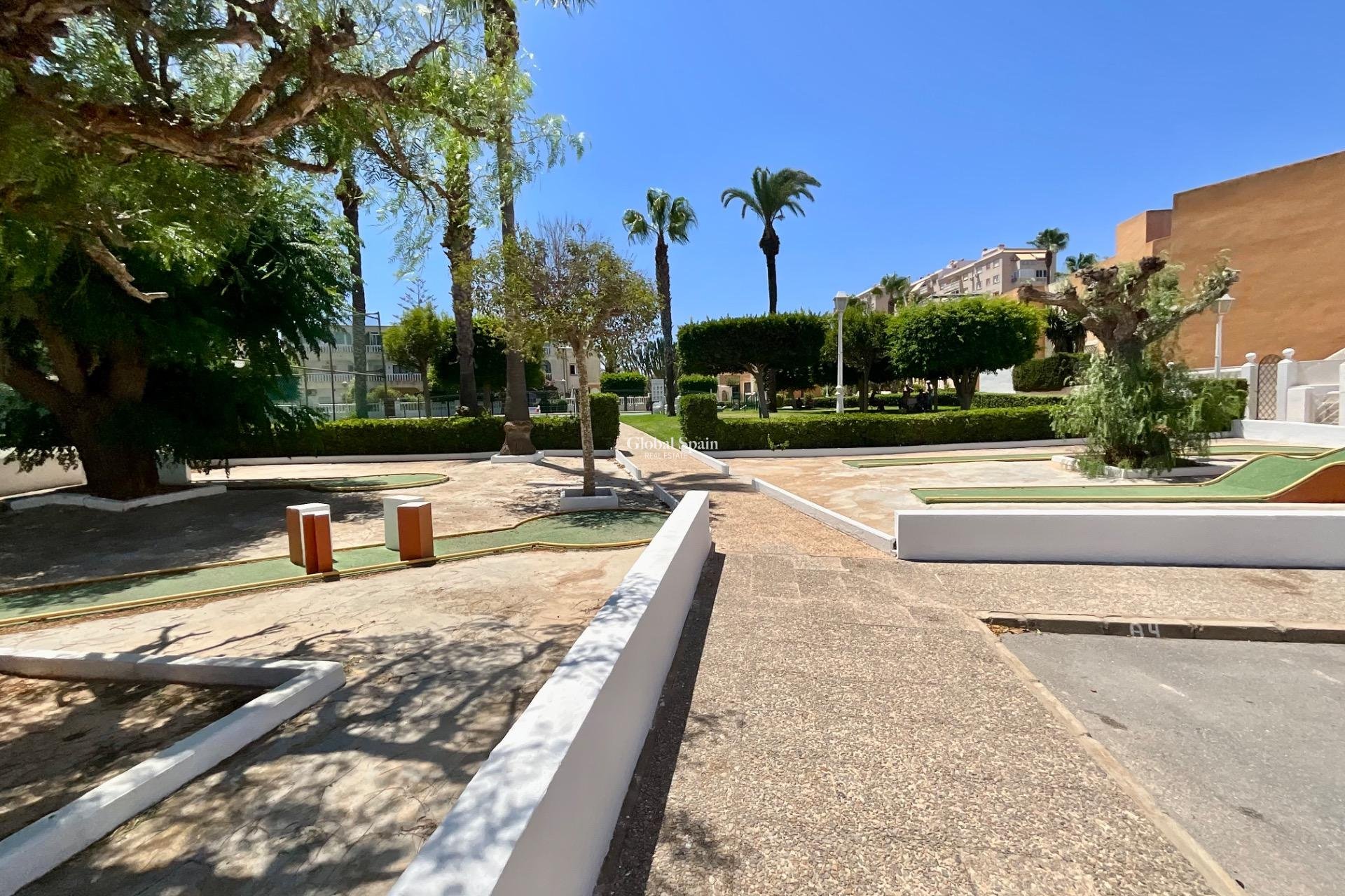 Wederverkoop - APPARTEMENT -
TORREVIEJA - Torreblanca