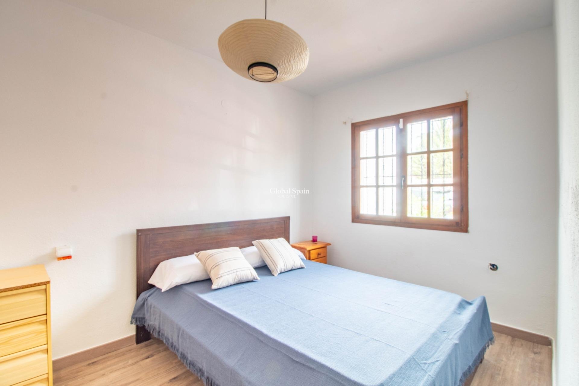 Wederverkoop - APPARTEMENT -
TORREVIEJA - Torreblanca