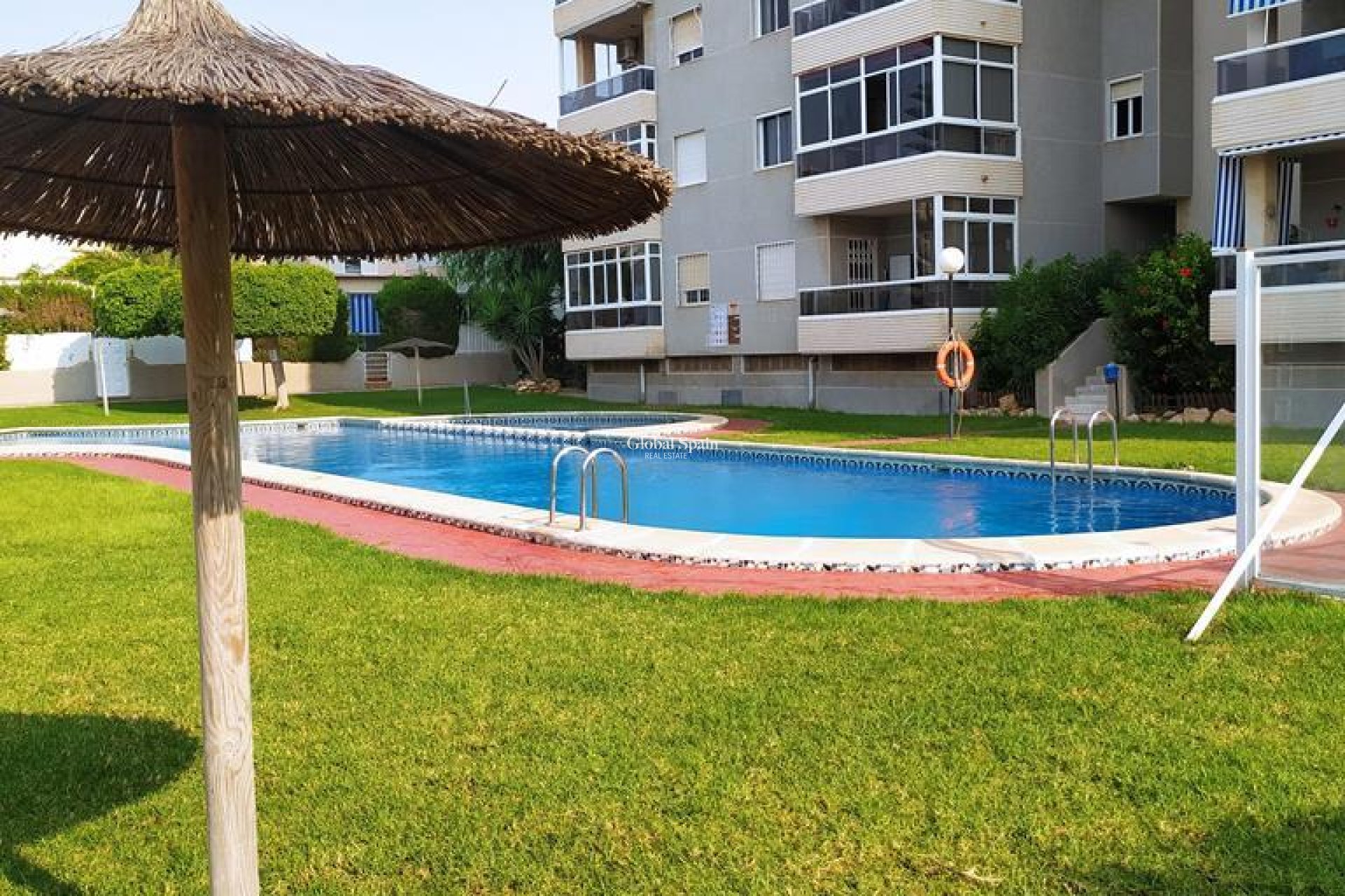 Wederverkoop - APPARTEMENT -
TORREVIEJA - Torreblanca