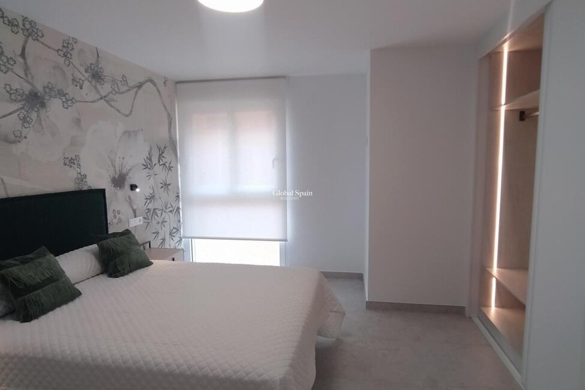 Wederverkoop - APPARTEMENT -
TORREVIEJA - Torreblanca