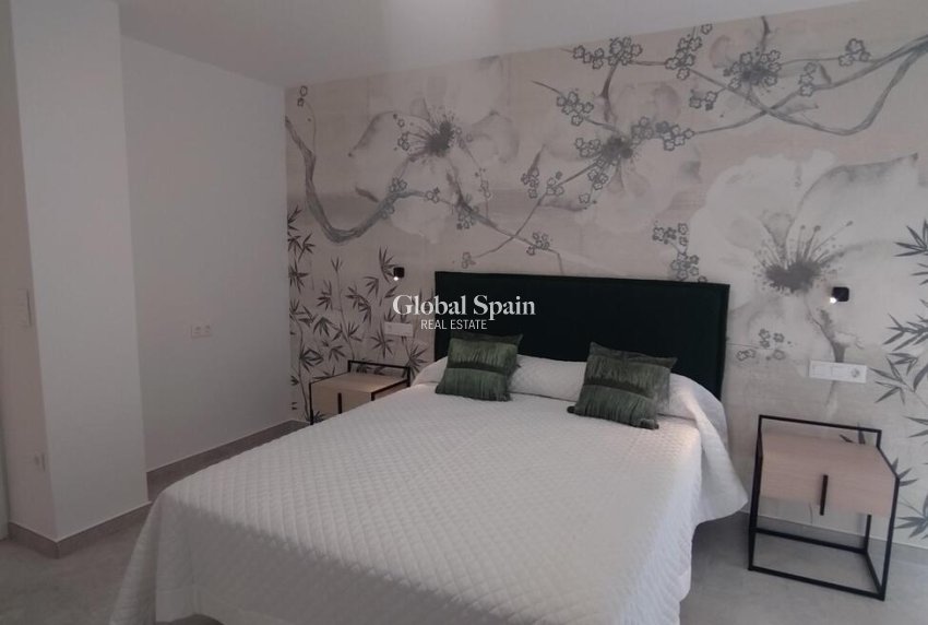 Wederverkoop - APPARTEMENT -
TORREVIEJA - Torreblanca
