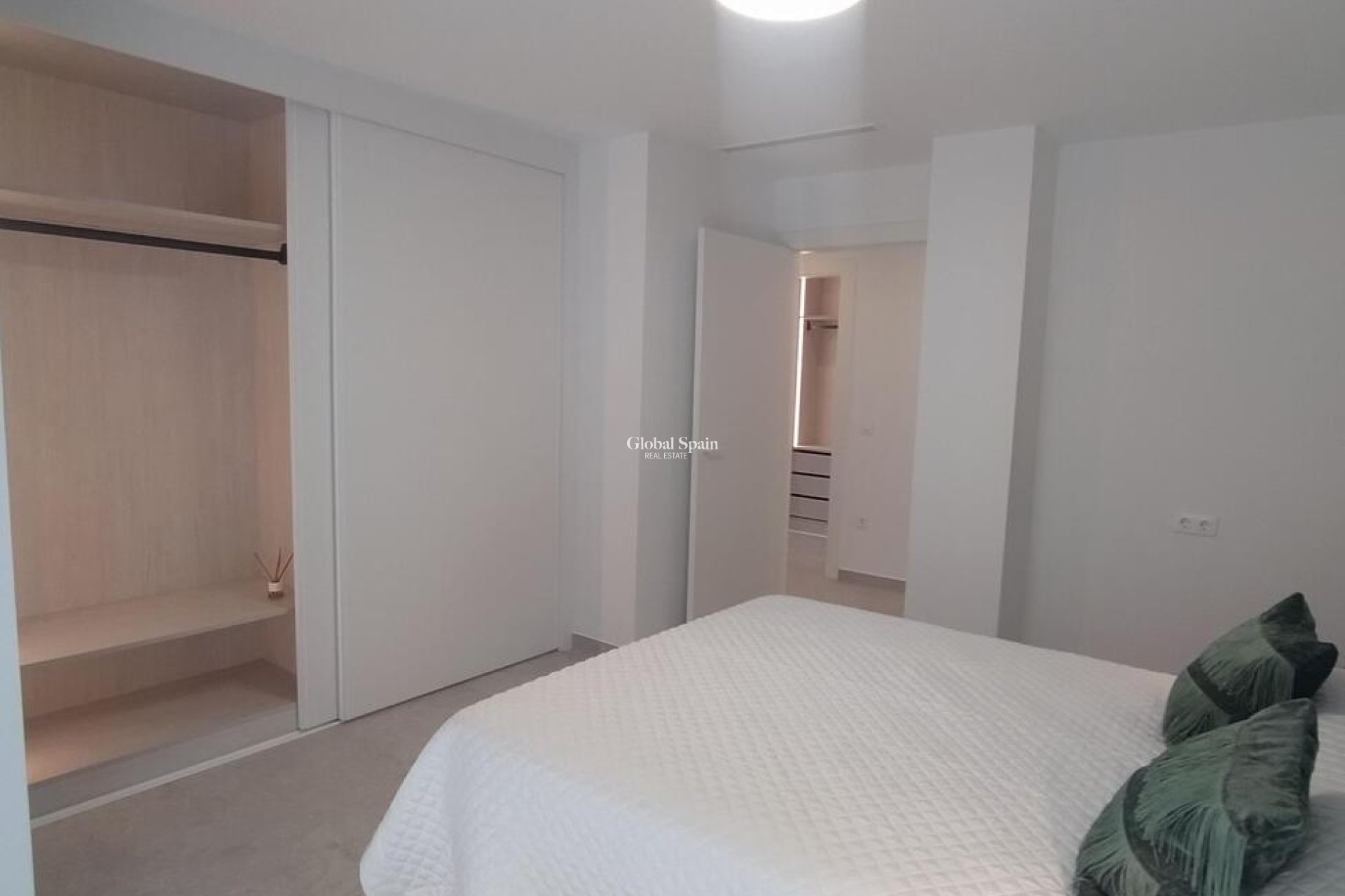 Wederverkoop - APPARTEMENT -
TORREVIEJA - Torreblanca