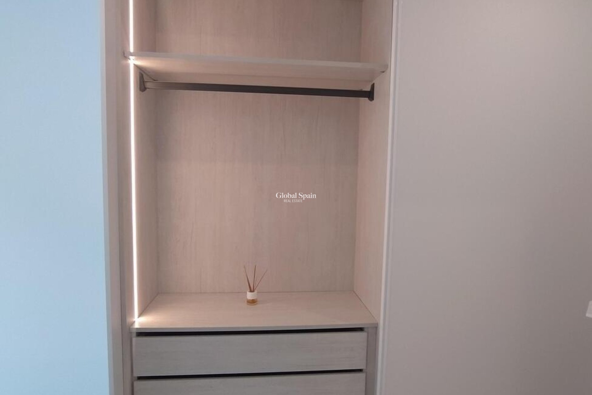 Wederverkoop - APPARTEMENT -
TORREVIEJA - Torreblanca