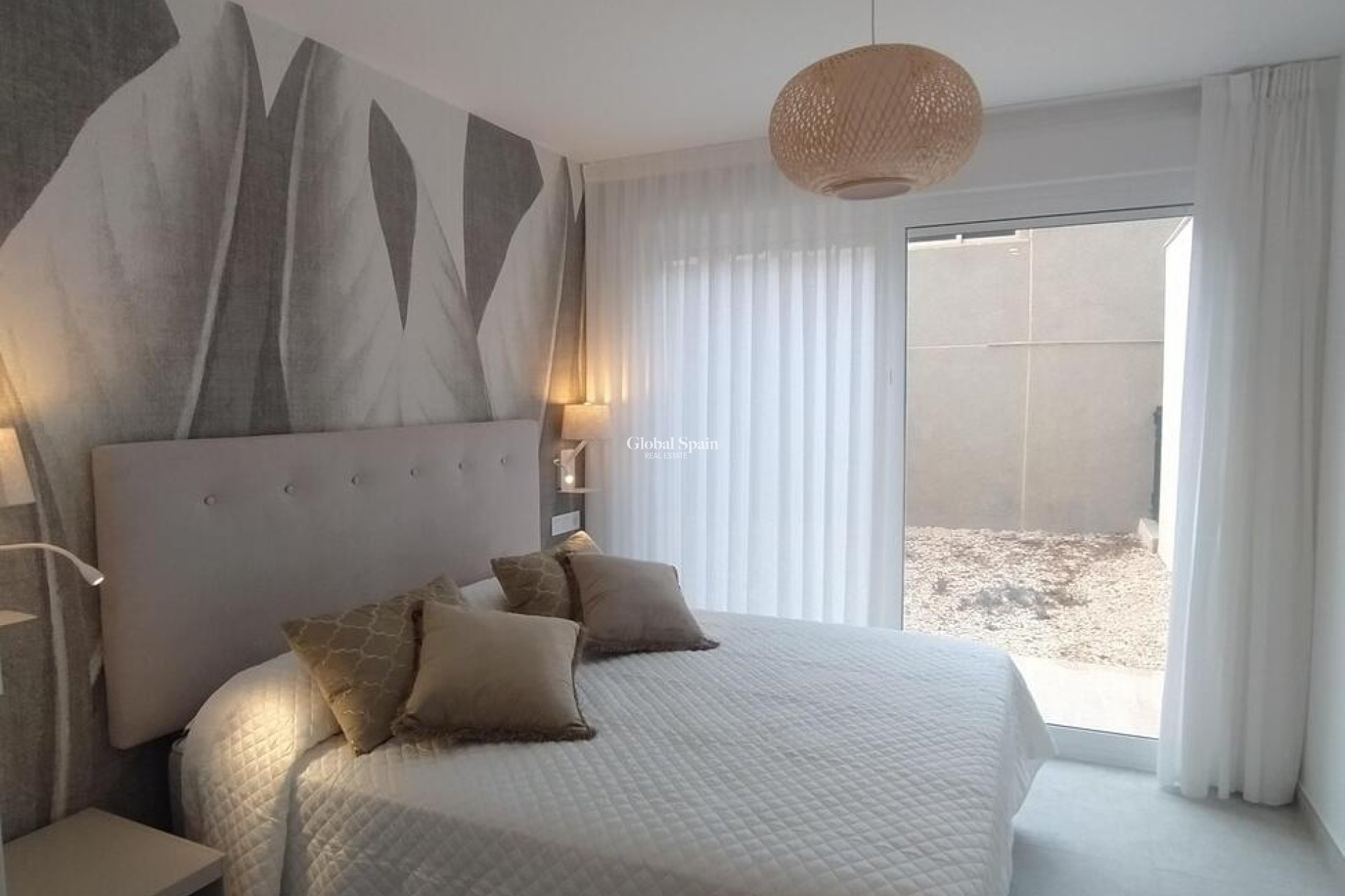 Wederverkoop - APPARTEMENT -
TORREVIEJA - Torreblanca