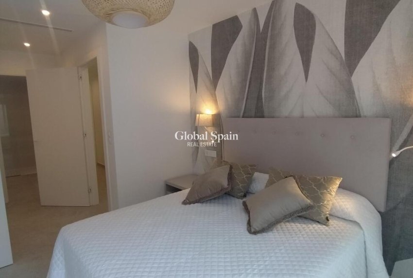 Wederverkoop - APPARTEMENT -
TORREVIEJA - Torreblanca