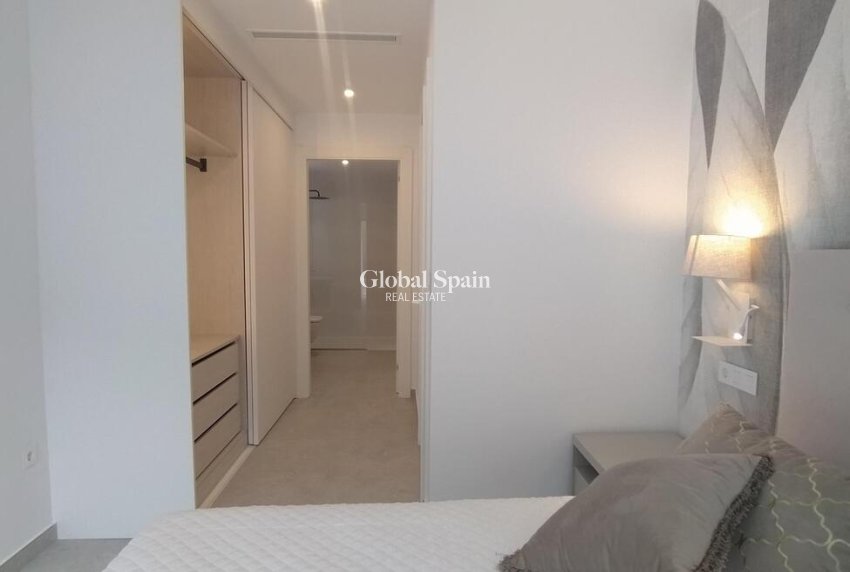 Wederverkoop - APPARTEMENT -
TORREVIEJA - Torreblanca