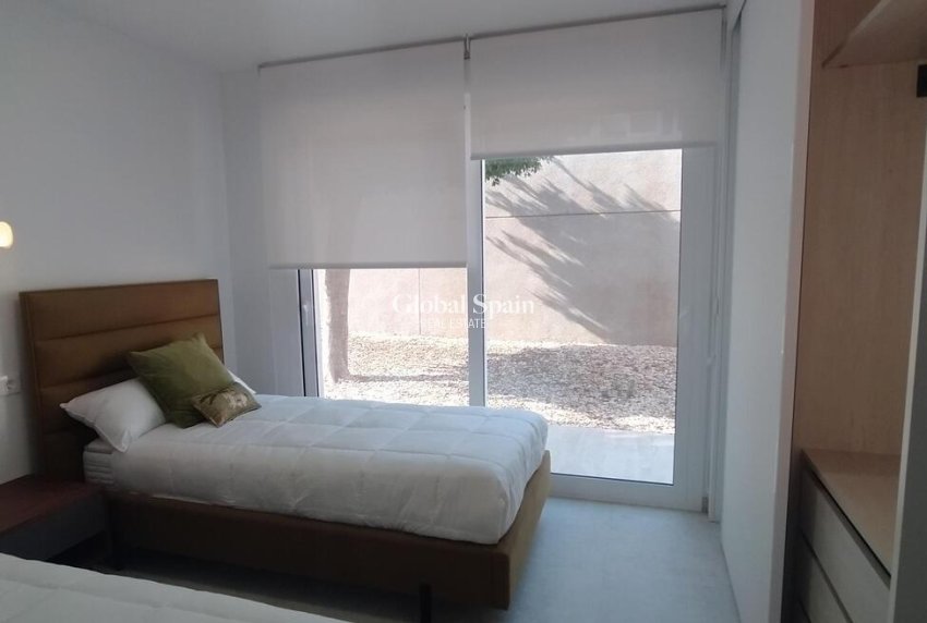 Wederverkoop - APPARTEMENT -
TORREVIEJA - Torreblanca