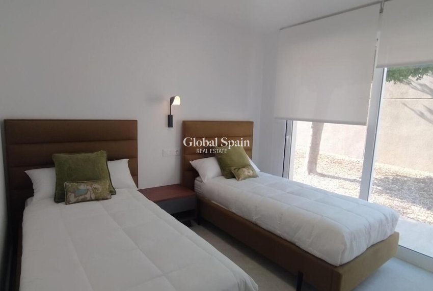 Wederverkoop - APPARTEMENT -
TORREVIEJA - Torreblanca