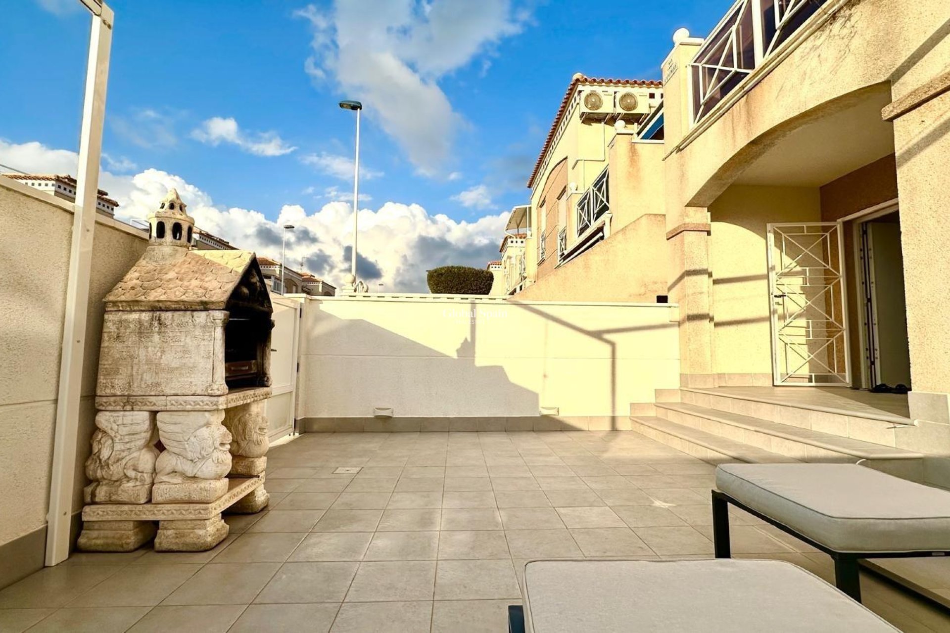 Wederverkoop - APPARTEMENT -
TORREVIEJA - Torreblanca