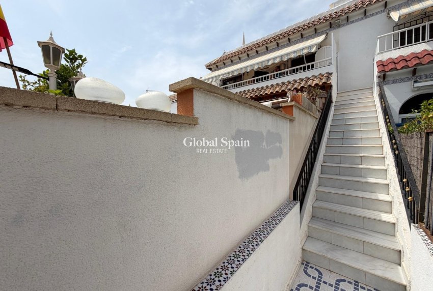 Wederverkoop - APPARTEMENT -
TORREVIEJA - Torreblanca