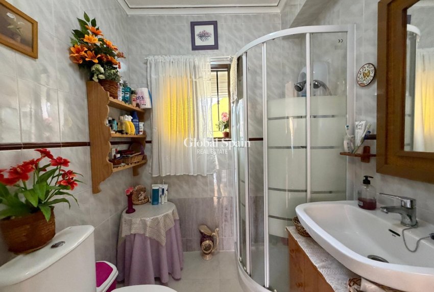 Wederverkoop - APPARTEMENT -
TORREVIEJA - Torreblanca