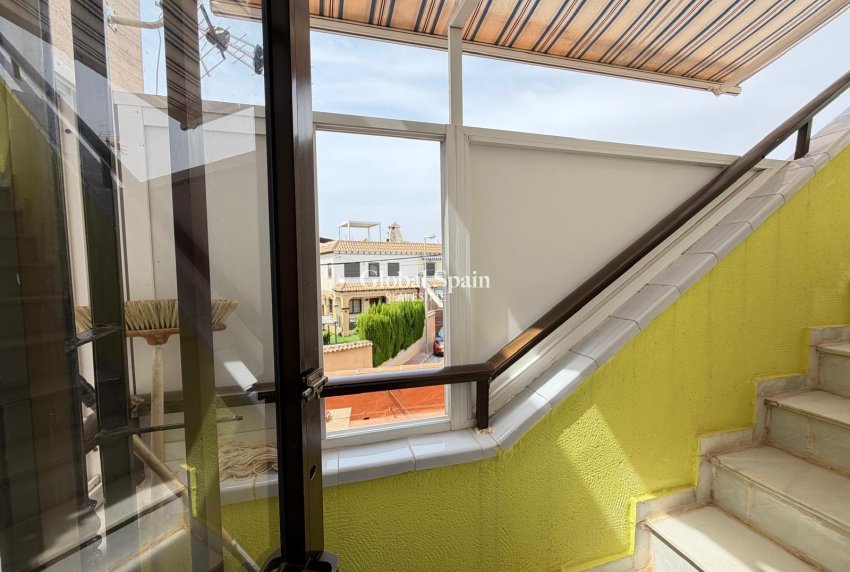 Wederverkoop - APPARTEMENT -
TORREVIEJA - Torreblanca