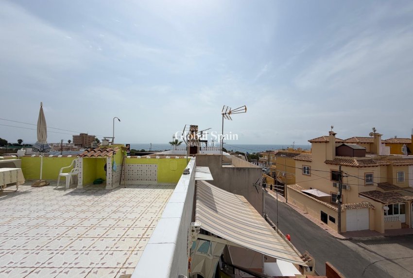 Wederverkoop - APPARTEMENT -
TORREVIEJA - Torreblanca