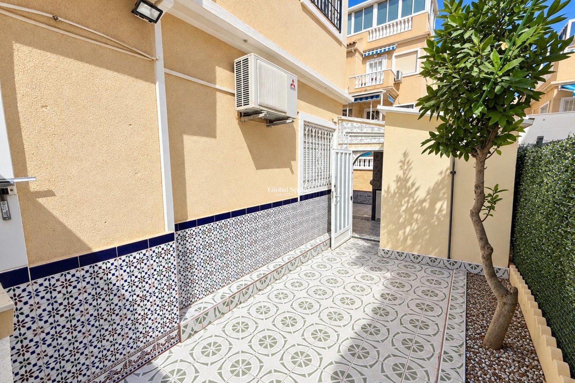 Wederverkoop - APPARTEMENT -
TORREVIEJA - Torreblanca