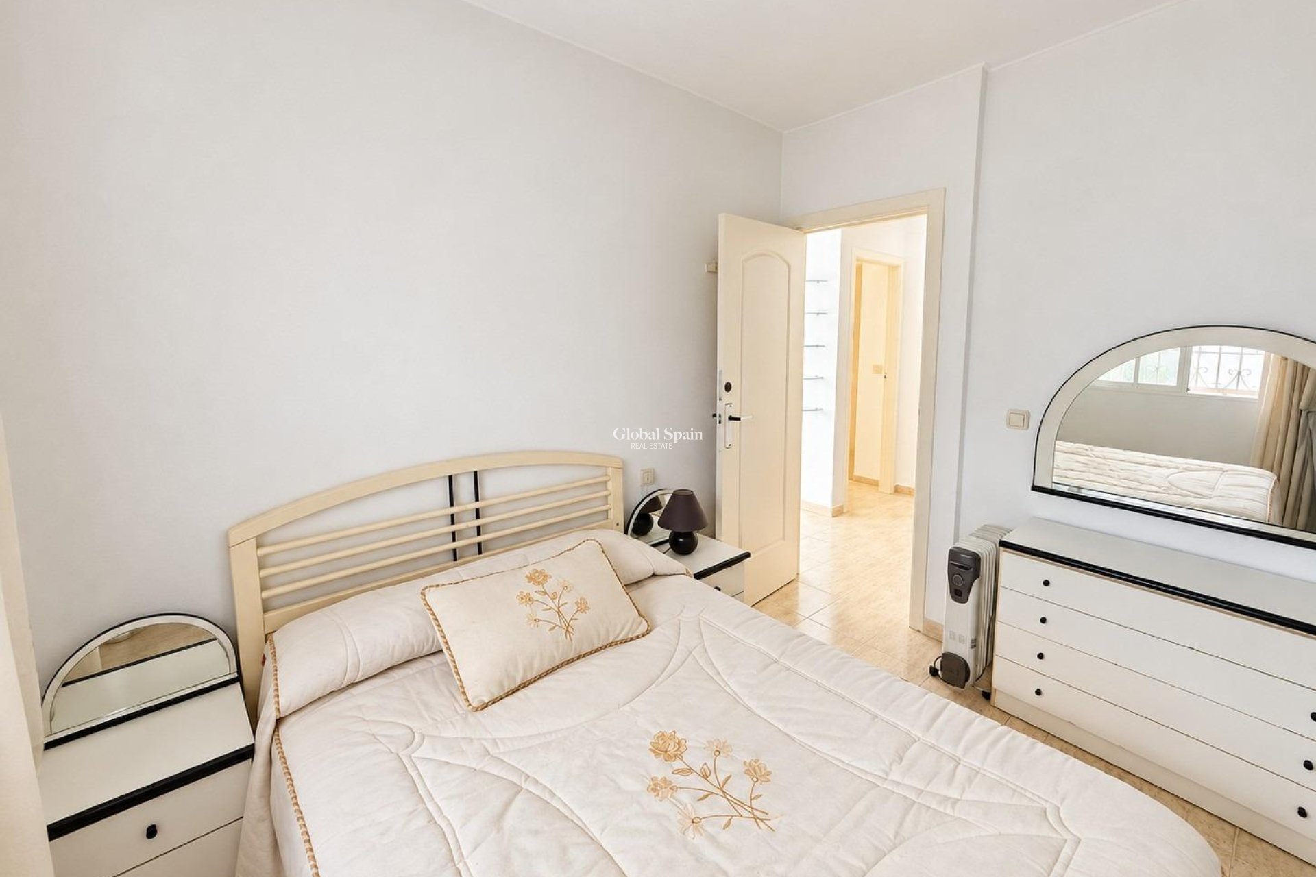 Wederverkoop - APPARTEMENT -
TORREVIEJA - Torreblanca