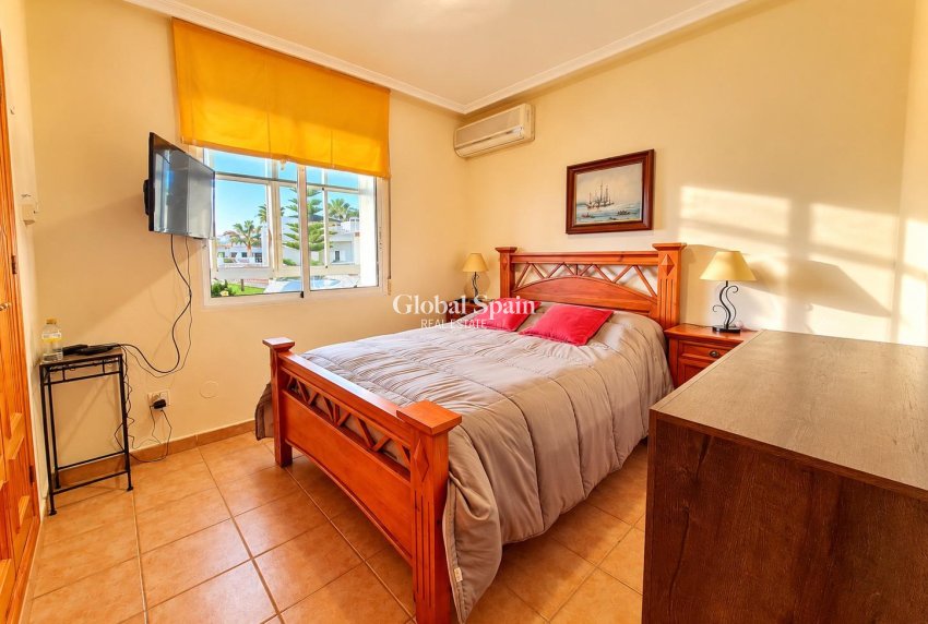 Wederverkoop - APPARTEMENT -
TORREVIEJA - Torreblanca