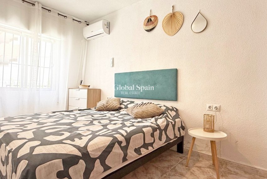 Wederverkoop - APPARTEMENT -
TORREVIEJA - Torrelamata - La Mata