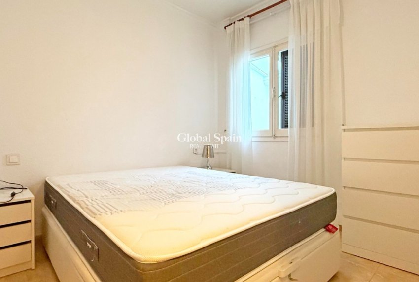 Wederverkoop - APPARTEMENT -
TORREVIEJA - Torrelamata - La Mata