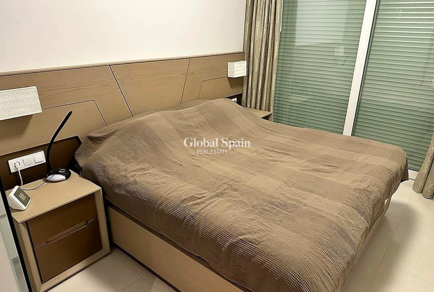 Wederverkoop - APPARTEMENT -
TORREVIEJA - Torreta Florida