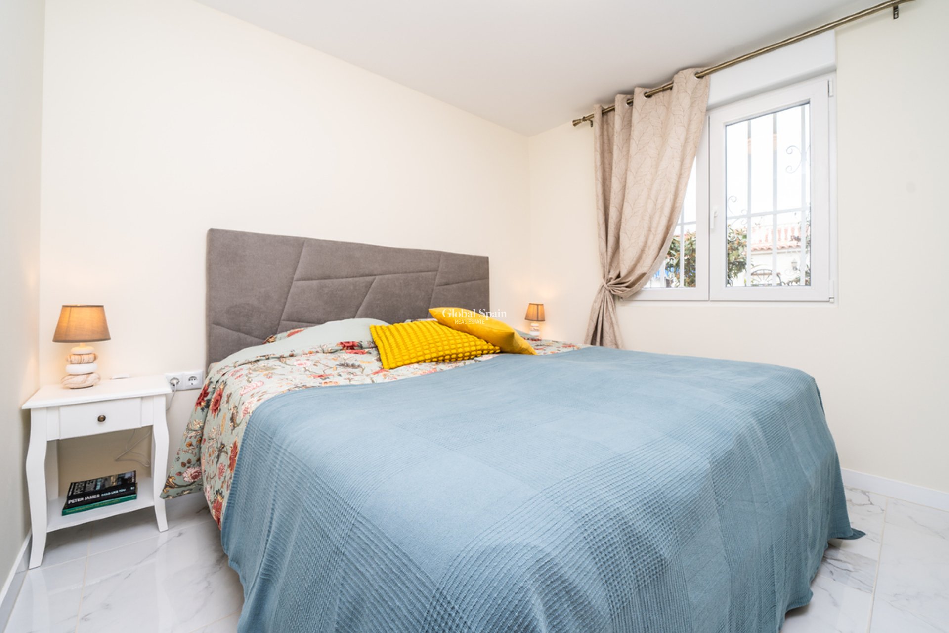 Wederverkoop - APPARTEMENT -
TORREVIEJA - Torreta