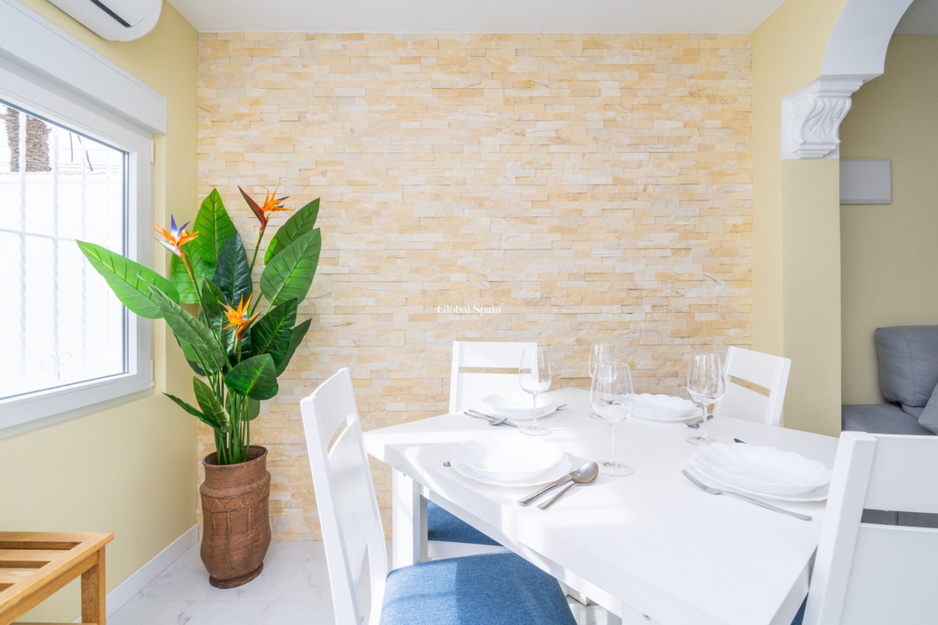 Wederverkoop - APPARTEMENT -
TORREVIEJA - Torreta