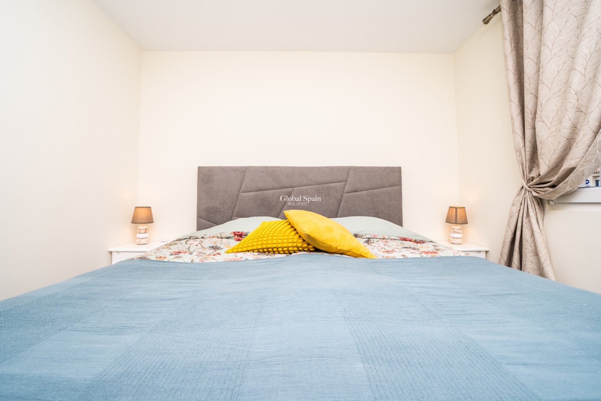 Wederverkoop - APPARTEMENT -
TORREVIEJA - Torreta