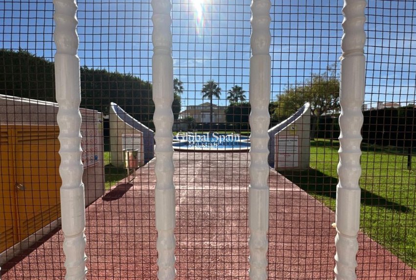 Wederverkoop - APPARTEMENT -
TORREVIEJA - Torretas