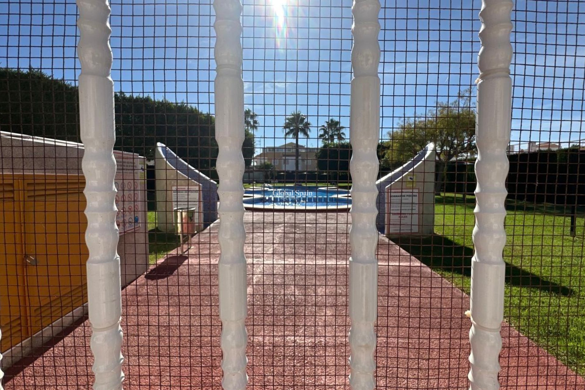 Wederverkoop - APPARTEMENT -
TORREVIEJA - Torretas