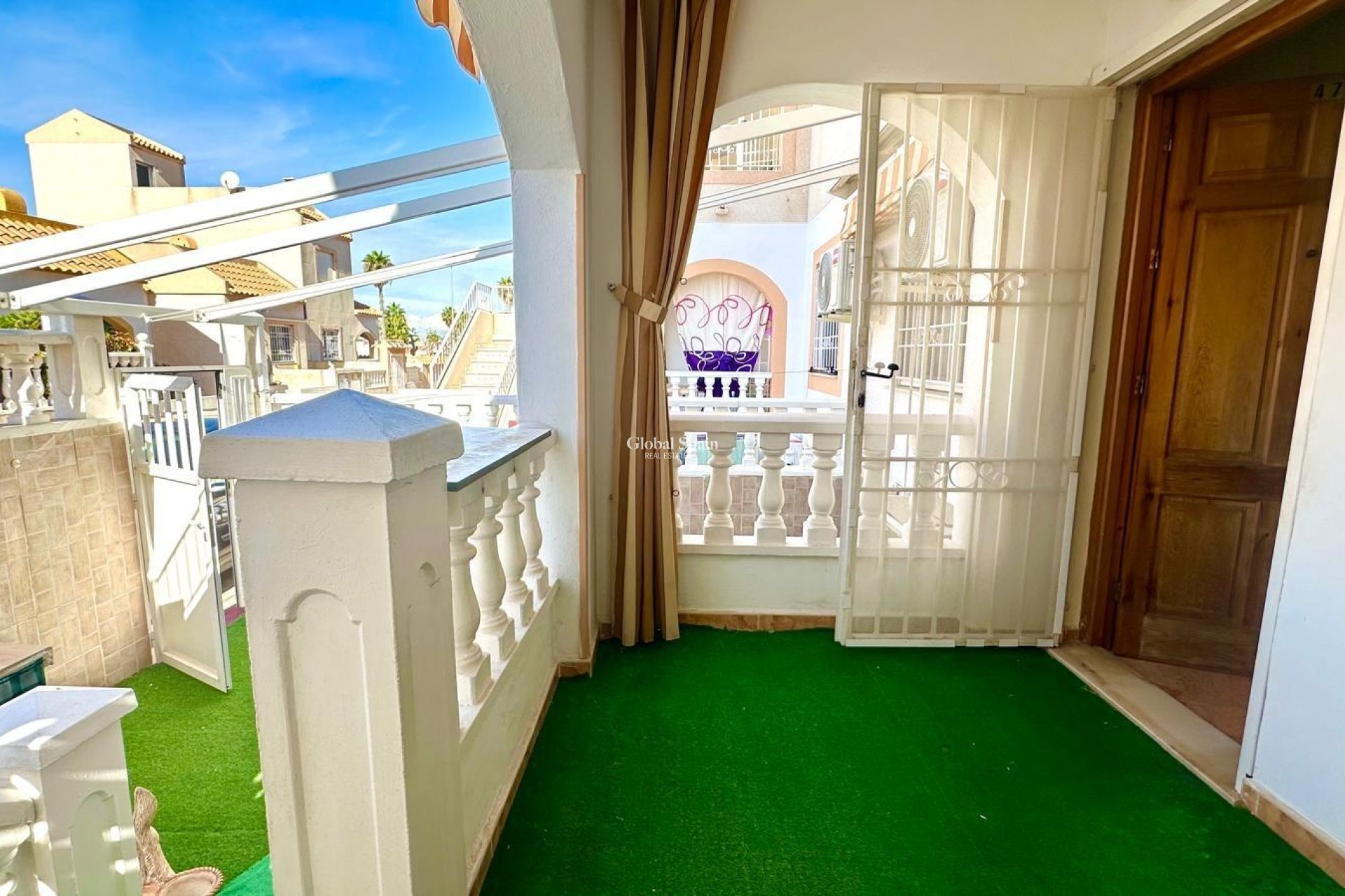 Wederverkoop - APPARTEMENT -
TORREVIEJA - Torretas
