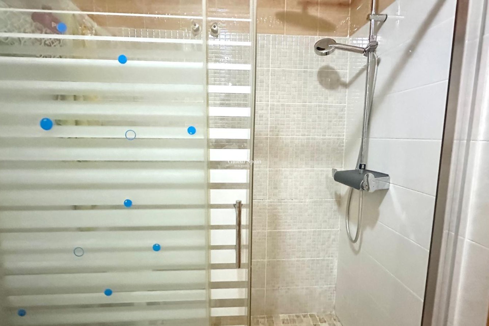 Wederverkoop - APPARTEMENT -
TORREVIEJA - Torretas