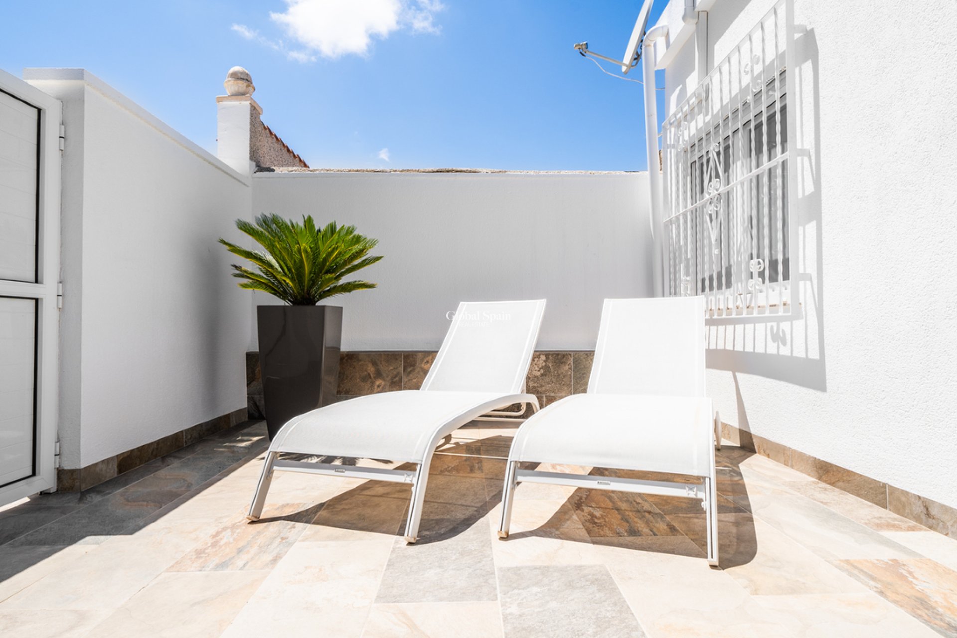 Wederverkoop - APPARTEMENT -
TORREVIEJA - Torretas