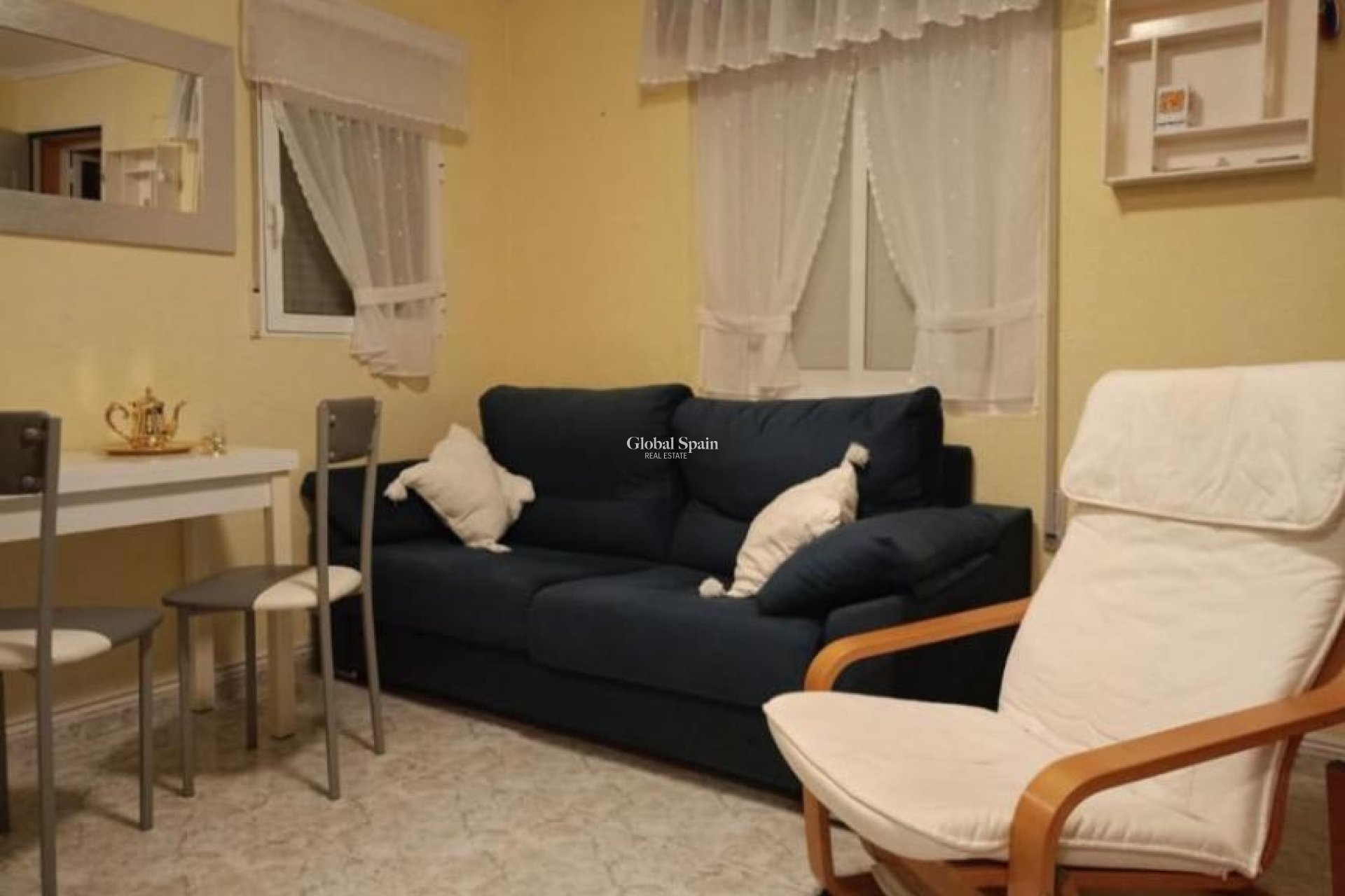 Wederverkoop - APPARTEMENT -
TORREVIEJA - Torretas