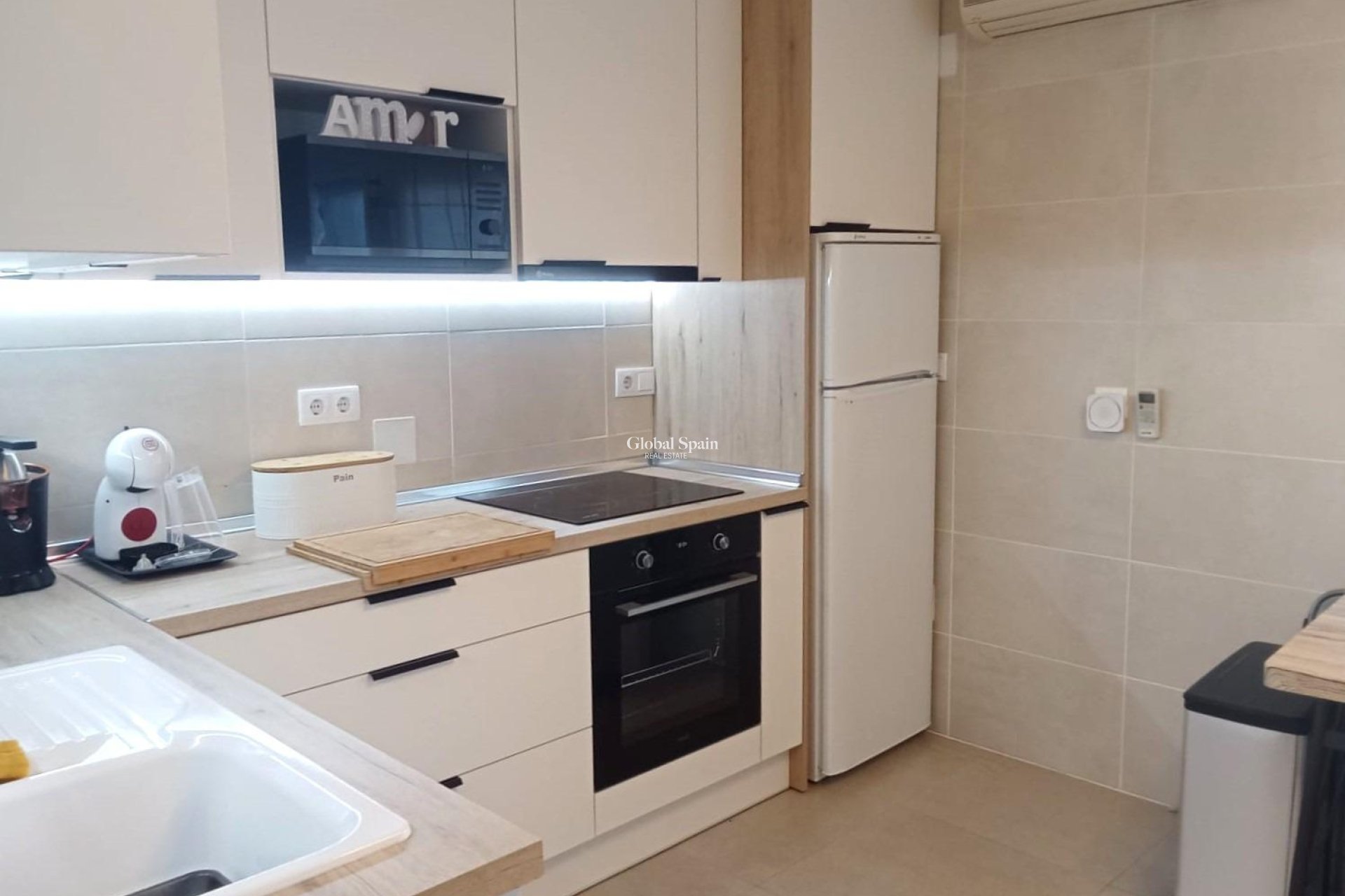 Wederverkoop - APPARTEMENT -
TORREVIEJA - Torretas