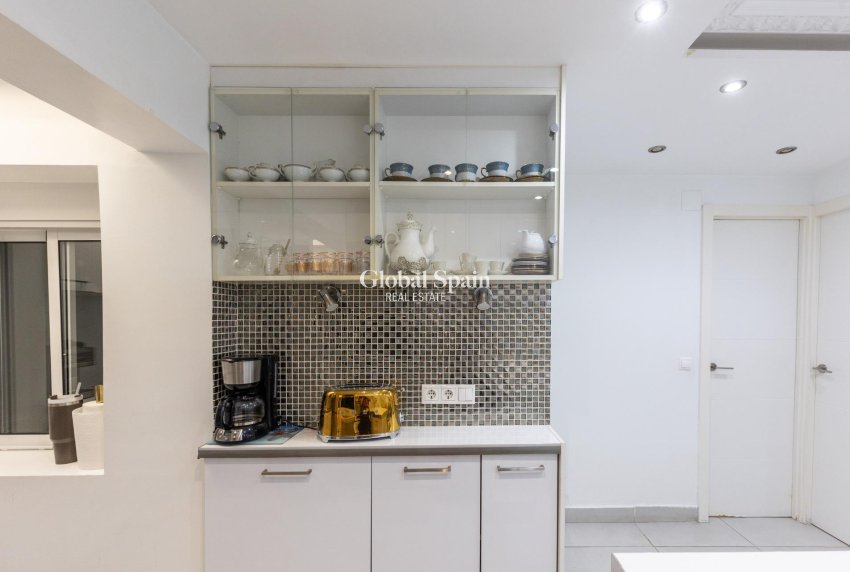 Wederverkoop - APPARTEMENT -
TORREVIEJA - Torretas