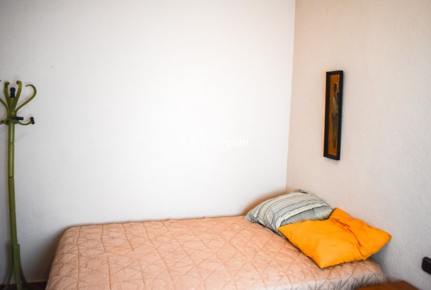 Wederverkoop - APPARTEMENT -
TORREVIEJA - Torrevieja Centro