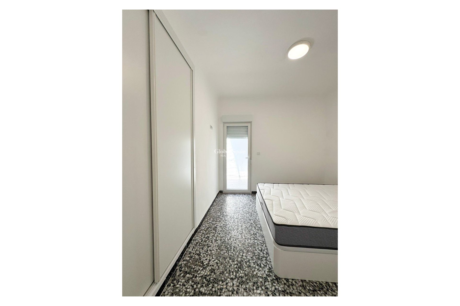 Wederverkoop - APPARTEMENT -
TORREVIEJA - Torrevieja Centro