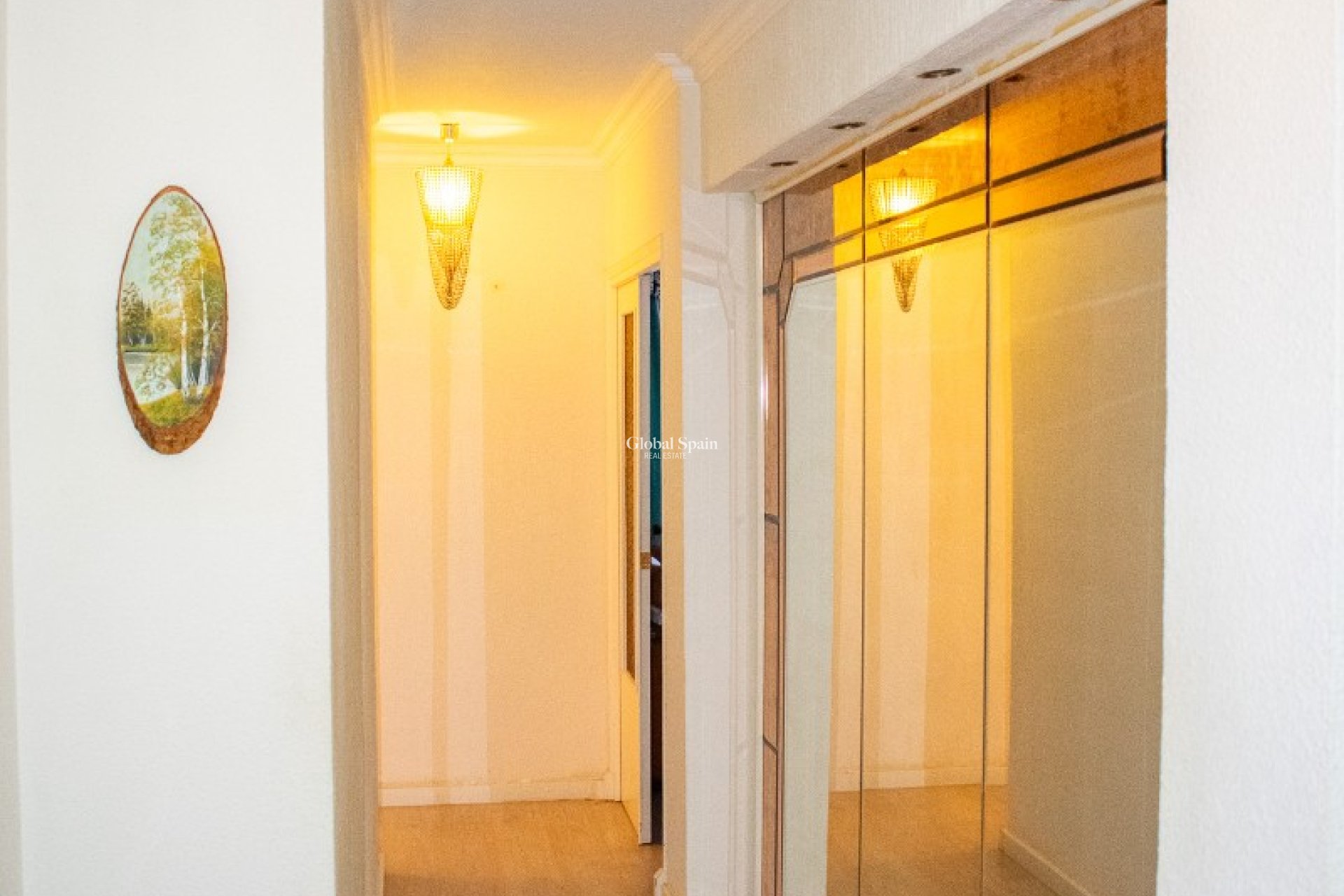 Wederverkoop - APPARTEMENT -
TORREVIEJA - Torrevieja Centro