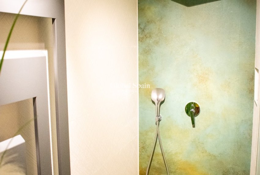 Wederverkoop - APPARTEMENT -
TORREVIEJA - Torrevieja Centro