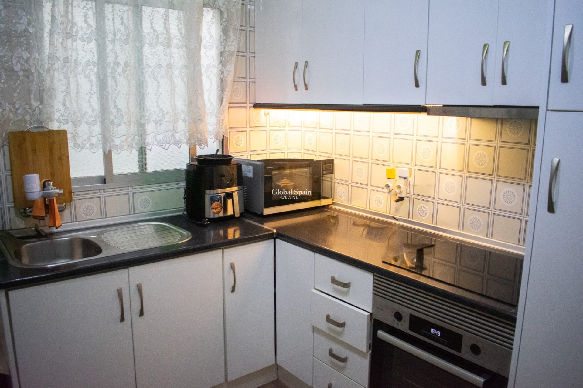 Wederverkoop - APPARTEMENT -
TORREVIEJA - Torrevieja Centro