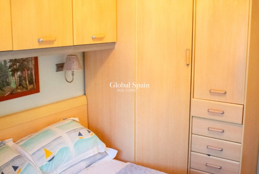 Wederverkoop - APPARTEMENT -
TORREVIEJA - Torrevieja Centro